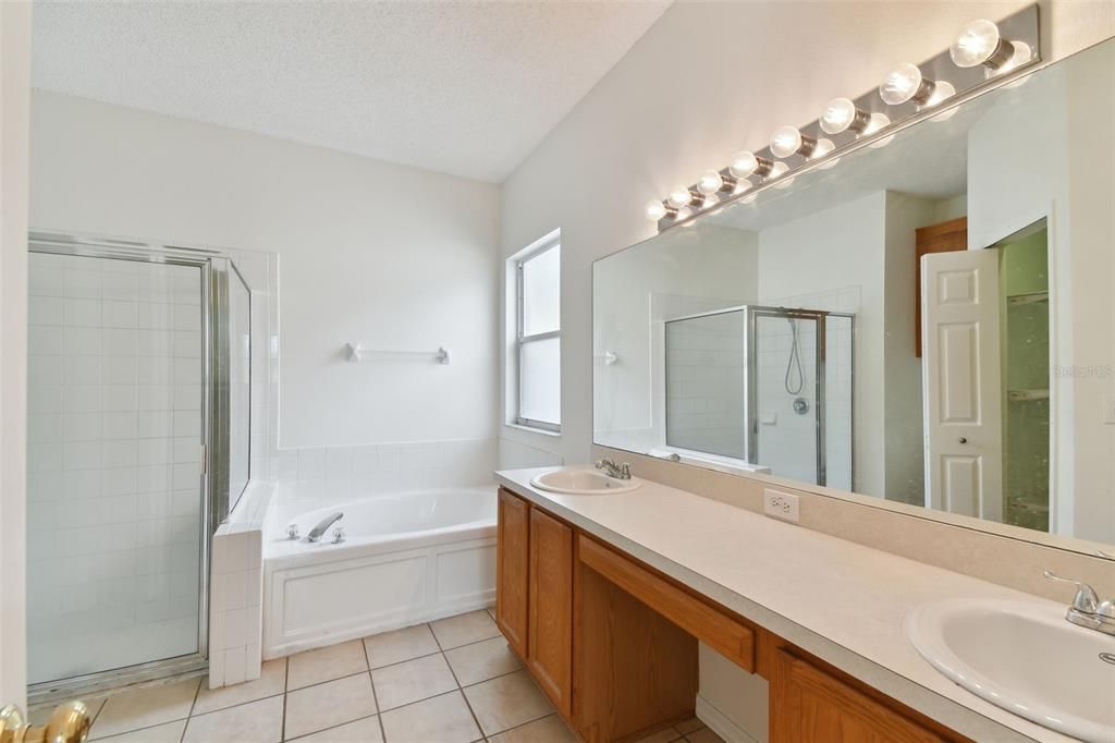 For Sale: $429,900 (3 beds, 2 baths, 1828 Square Feet)