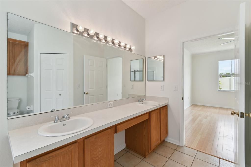 For Sale: $429,900 (3 beds, 2 baths, 1828 Square Feet)