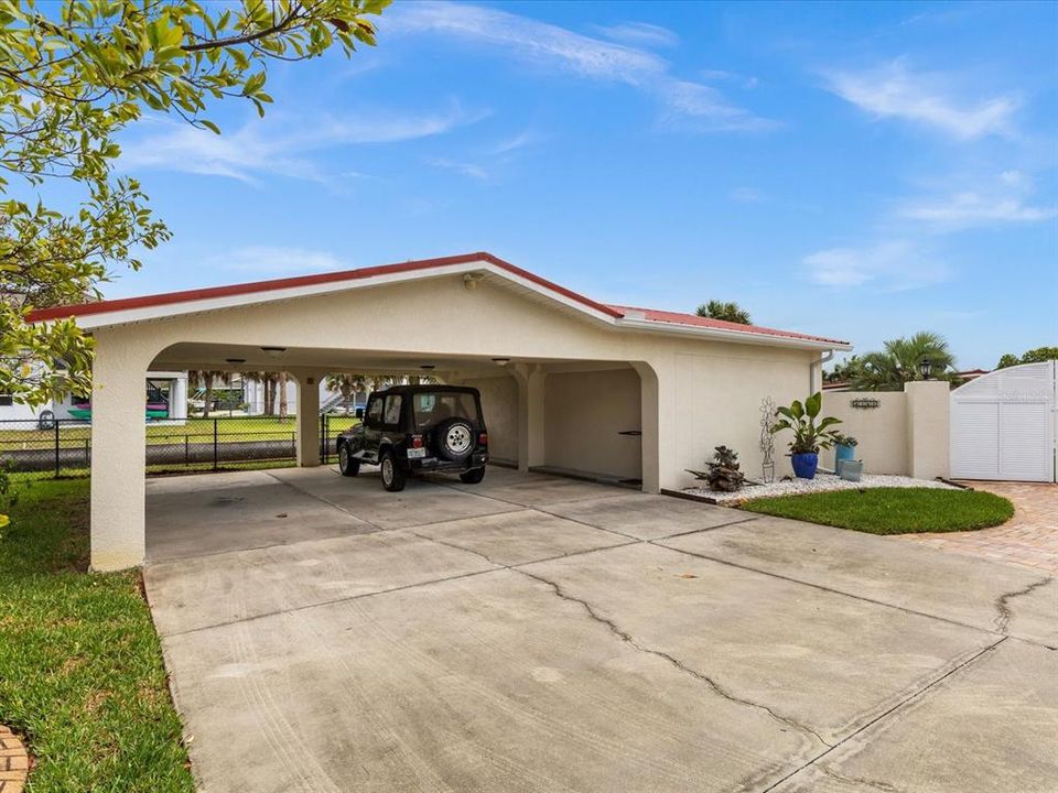 For Sale: $1,300,000 (2 beds, 2 baths, 1840 Square Feet)