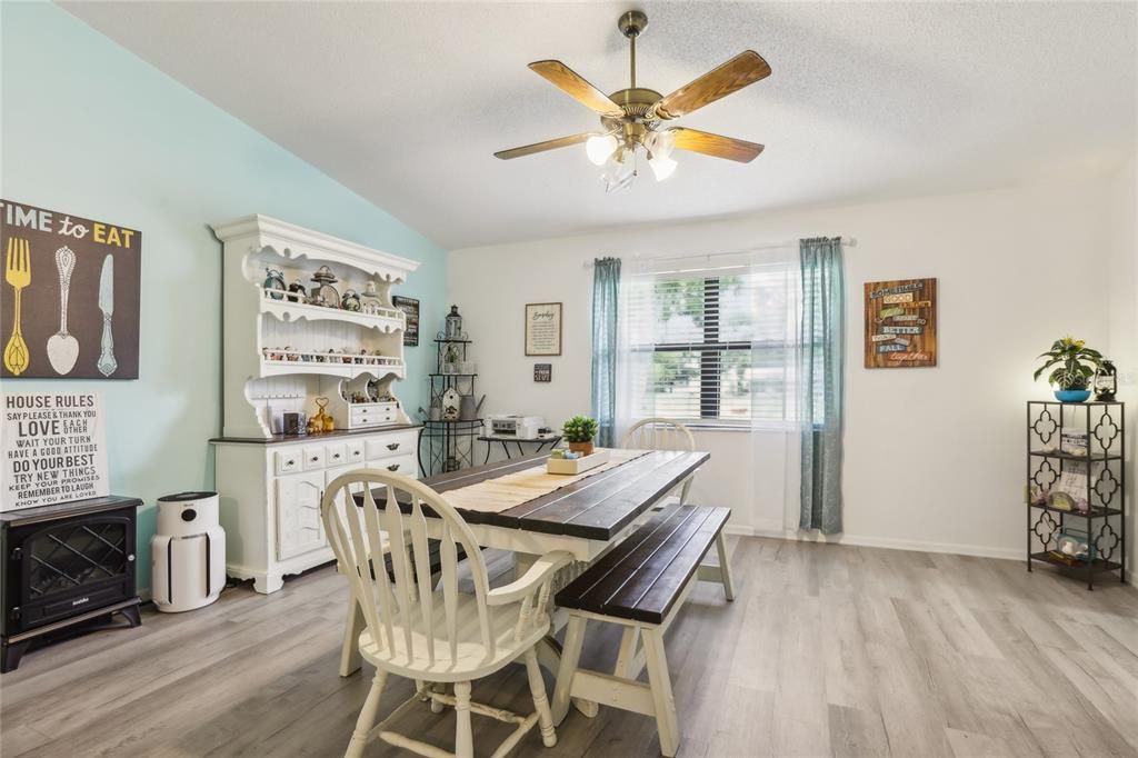 For Sale: $429,900 (3 beds, 2 baths, 1704 Square Feet)