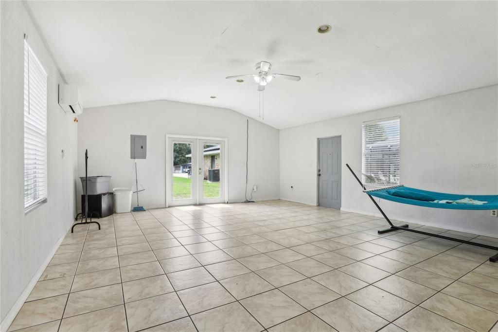 For Sale: $429,900 (3 beds, 2 baths, 1704 Square Feet)