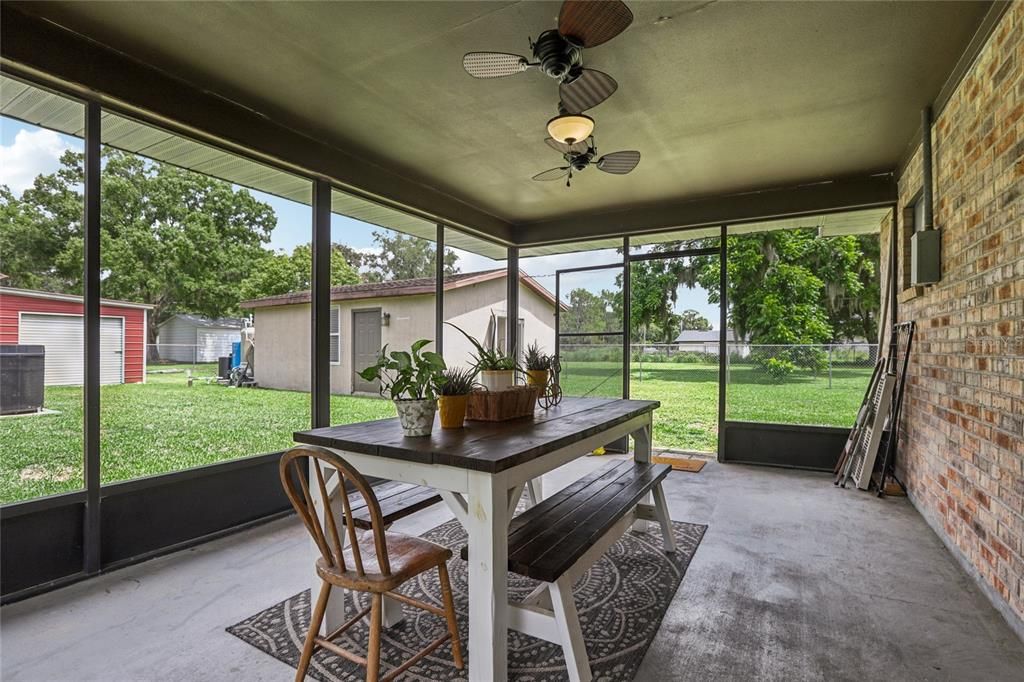 For Sale: $429,900 (3 beds, 2 baths, 1704 Square Feet)