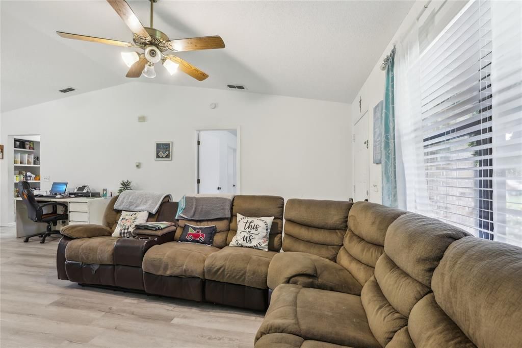 For Sale: $429,900 (3 beds, 2 baths, 1704 Square Feet)