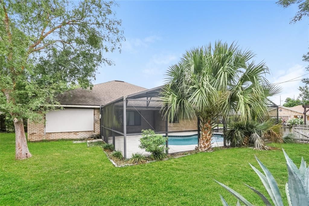 For Sale: $408,000 (4 beds, 2 baths, 2004 Square Feet)