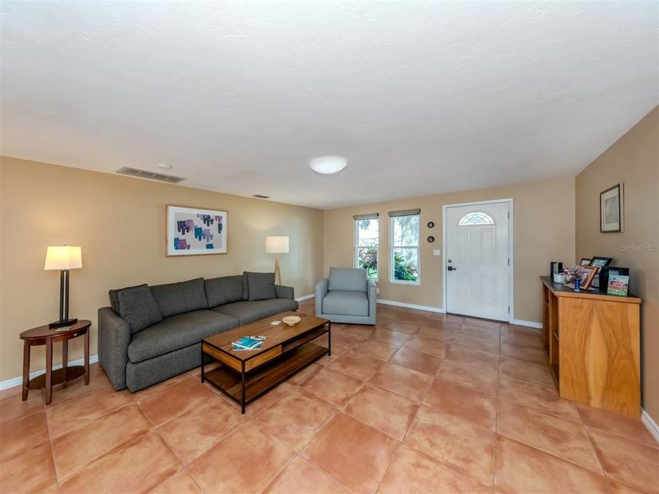 For Sale: $448,000 (3 beds, 2 baths, 1601 Square Feet)