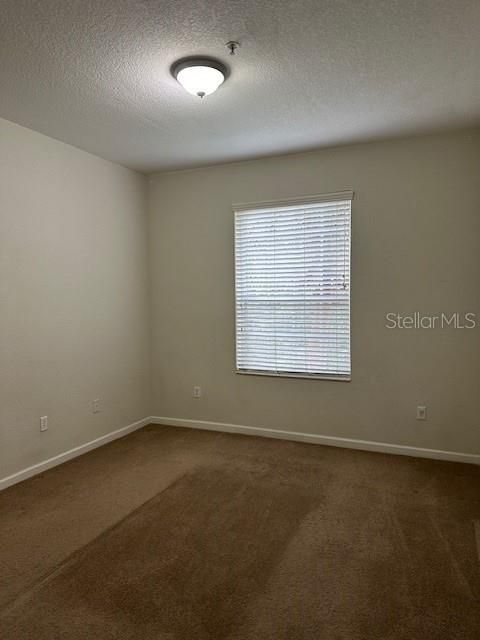 Recently Rented: $1,900 (3 beds, 2 baths, 1412 Square Feet)