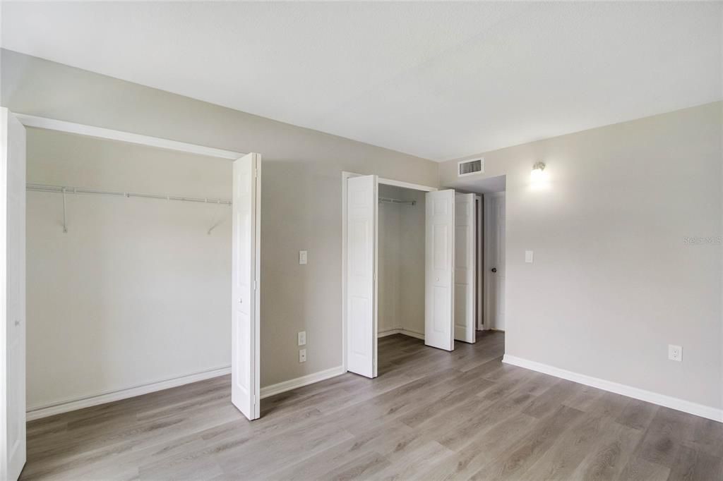 For Sale: $250,000 (2 beds, 2 baths, 1022 Square Feet)