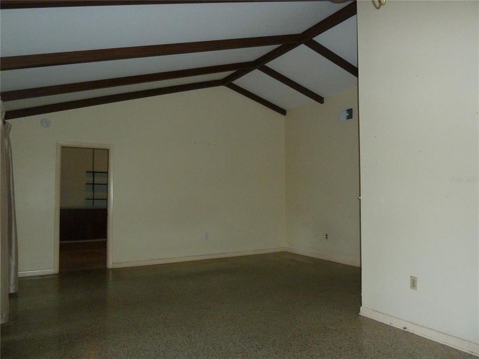 Activo con contrato: $325,000 (3 camas, 2 baños, 1492 Pies cuadrados)