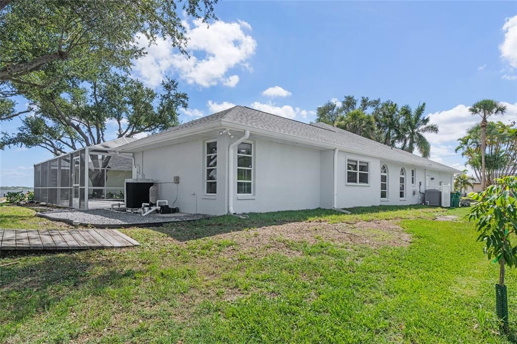 For Sale: $849,900 (3 beds, 2 baths, 2305 Square Feet)