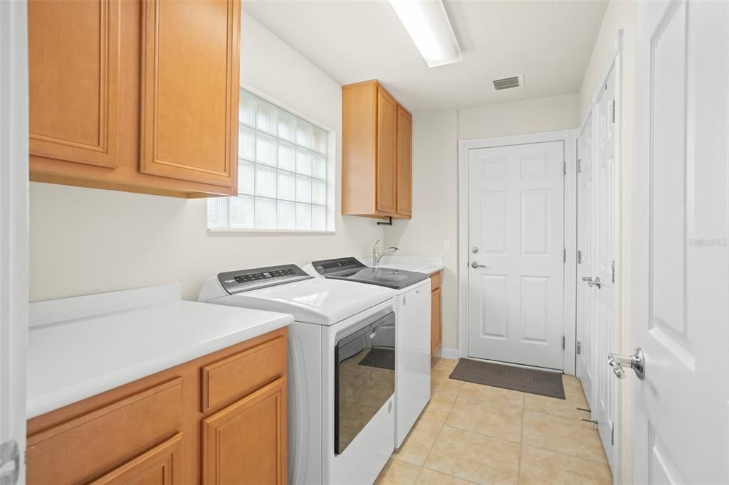 For Sale: $485,000 (2 beds, 2 baths, 1680 Square Feet)