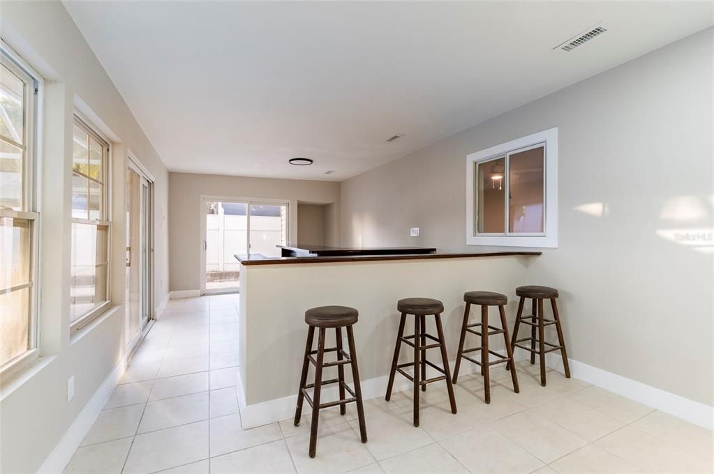 For Sale: $580,000 (4 beds, 2 baths, 2568 Square Feet)