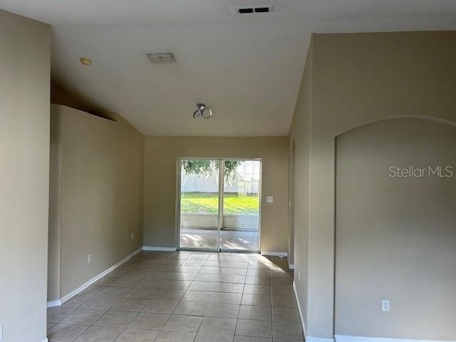 For Sale: $299,900 (3 beds, 2 baths, 1474 Square Feet)