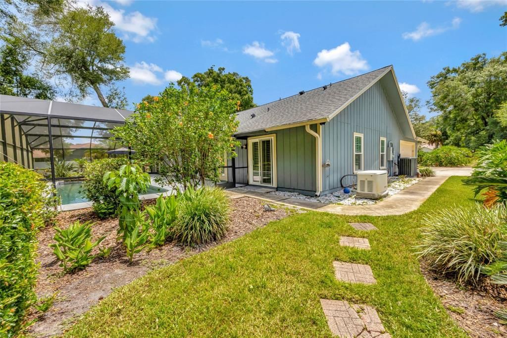 For Sale: $650,000 (3 beds, 2 baths, 2101 Square Feet)