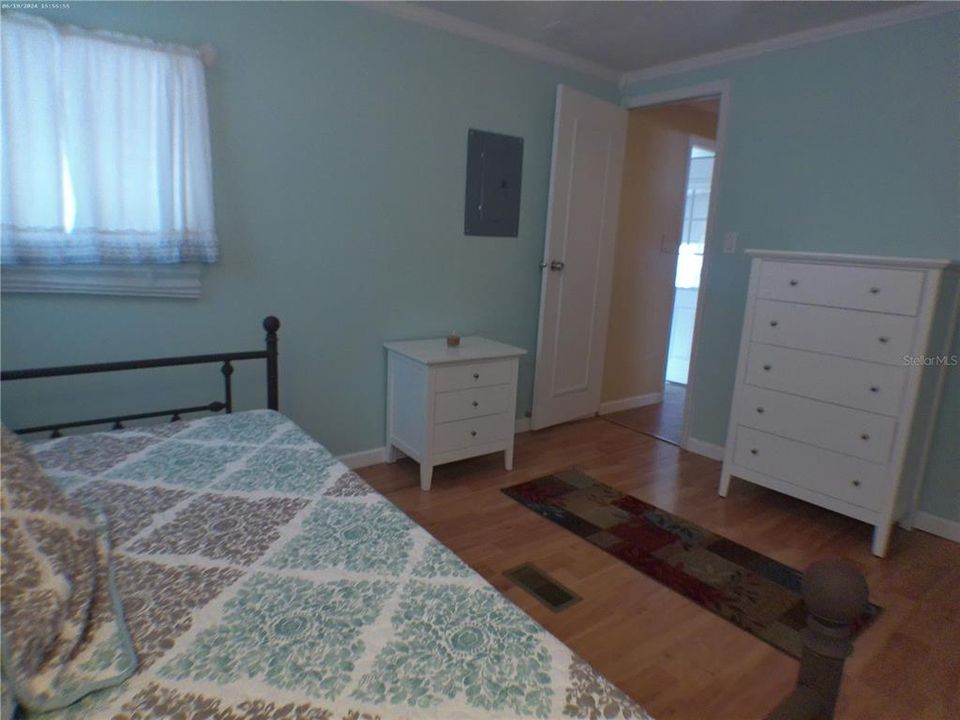 2nd bedroom