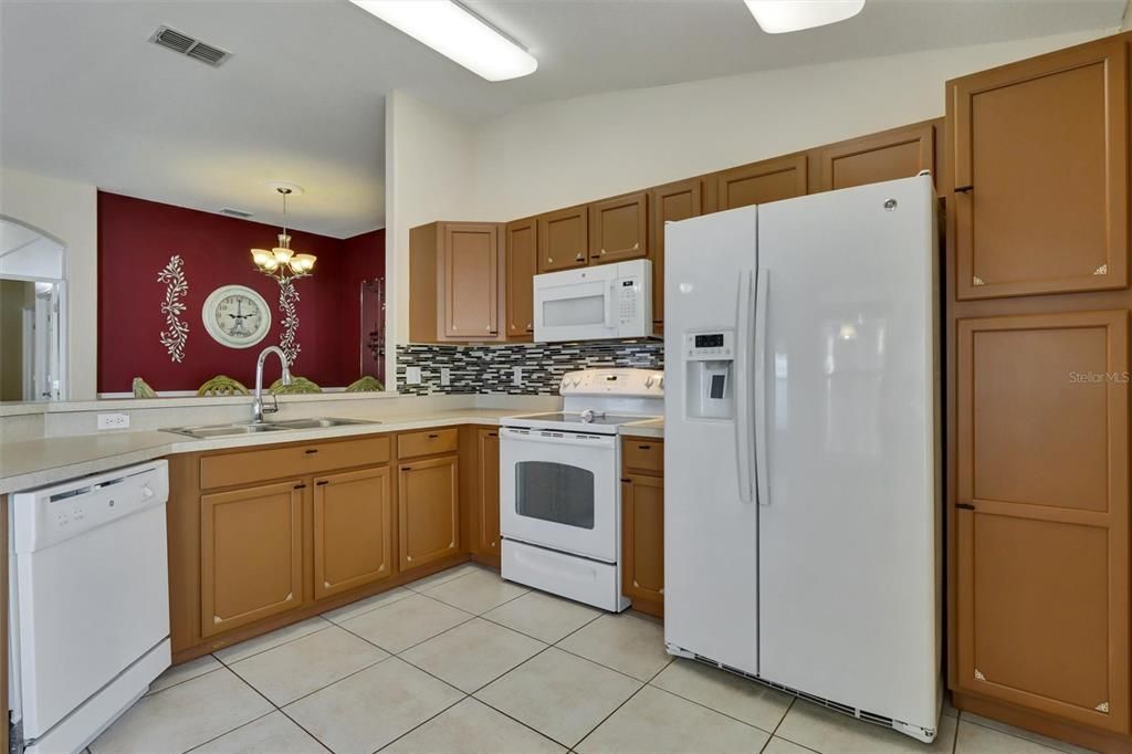 For Sale: $349,900 (4 beds, 2 baths, 1746 Square Feet)