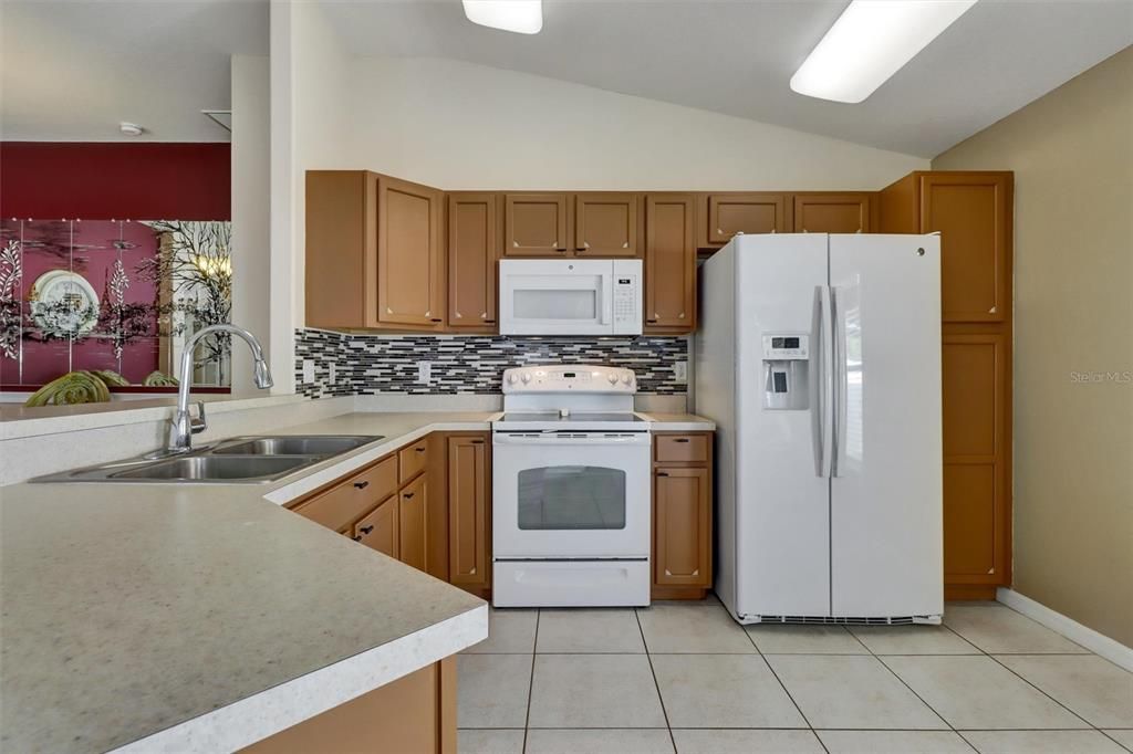 For Sale: $349,900 (4 beds, 2 baths, 1746 Square Feet)