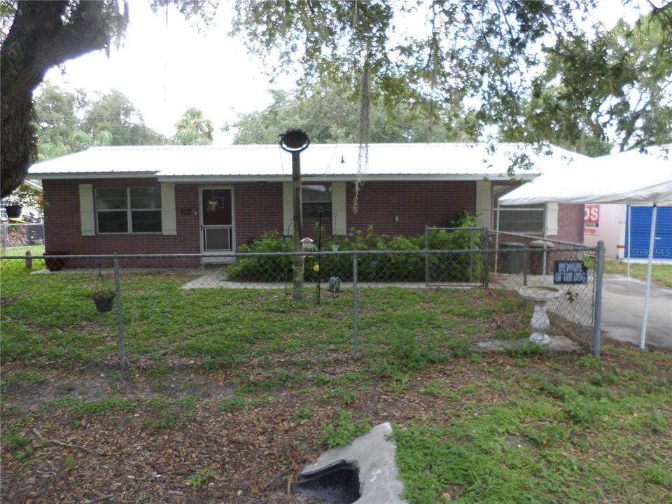 CBS HOME  COMPLETELY FENCED  TILE FLOORING THROUGHOUT