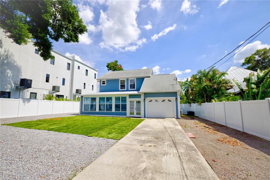 Active With Contract: $739,000 (3 beds, 2 baths, 1992 Square Feet)