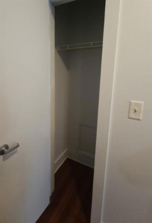 For Rent: $2,175 (1 beds, 1 baths, 906 Square Feet)