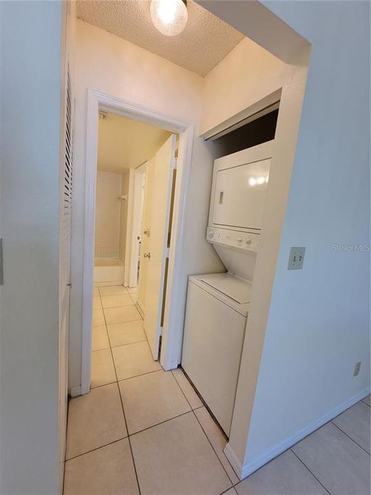 For Sale: $215,000 (2 beds, 1 baths, 785 Square Feet)