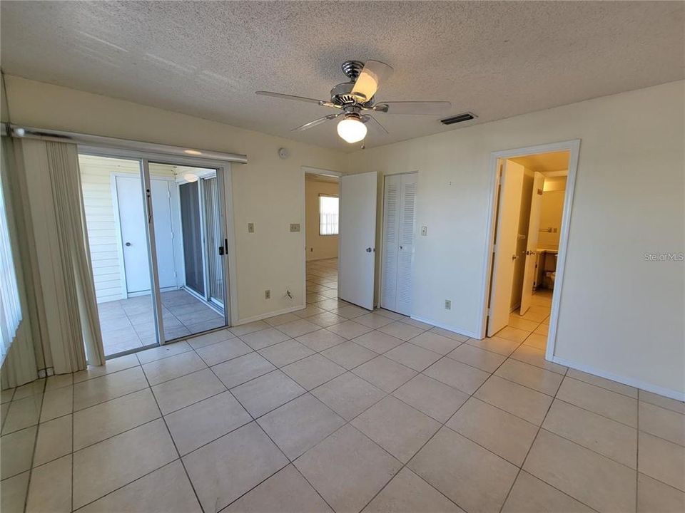 For Sale: $215,000 (2 beds, 1 baths, 785 Square Feet)