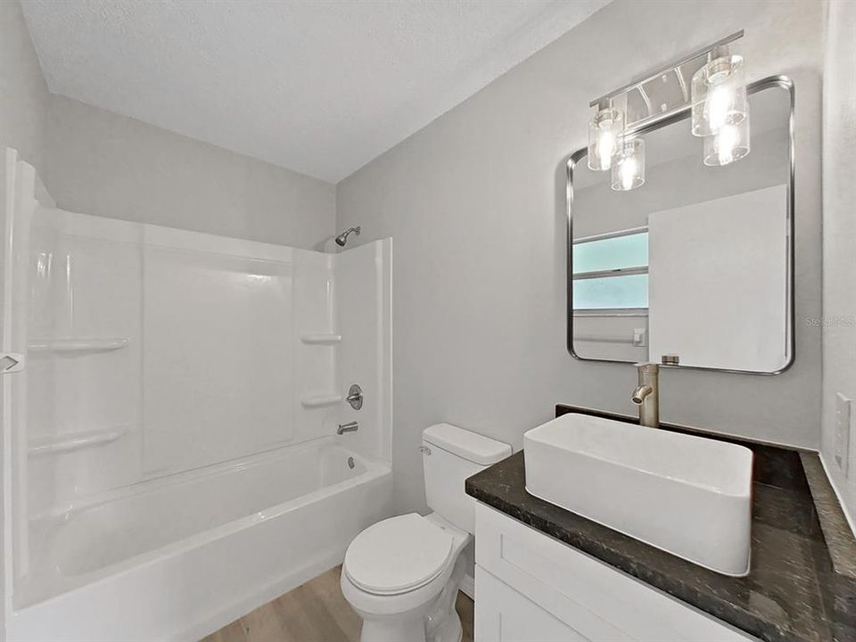 For Sale: $319,900 (3 beds, 2 baths, 1332 Square Feet)