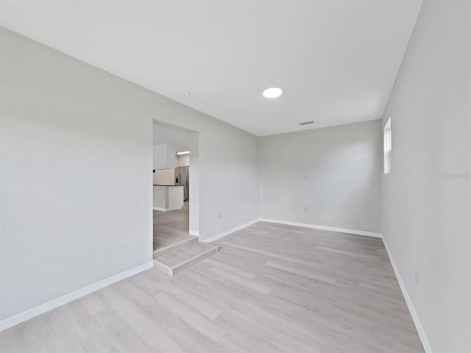 For Sale: $325,000 (3 beds, 2 baths, 1332 Square Feet)