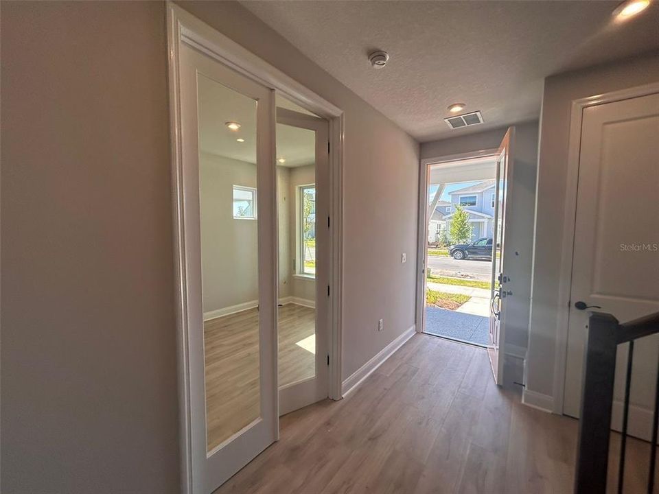 Recently Sold: $560,000 (3 beds, 2 baths, 2120 Square Feet)