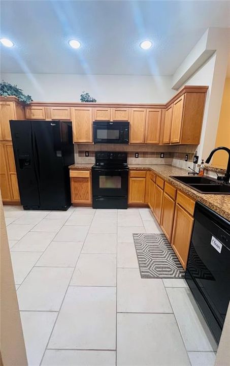 For Sale: $369,000 (2 beds, 2 baths, 1378 Square Feet)