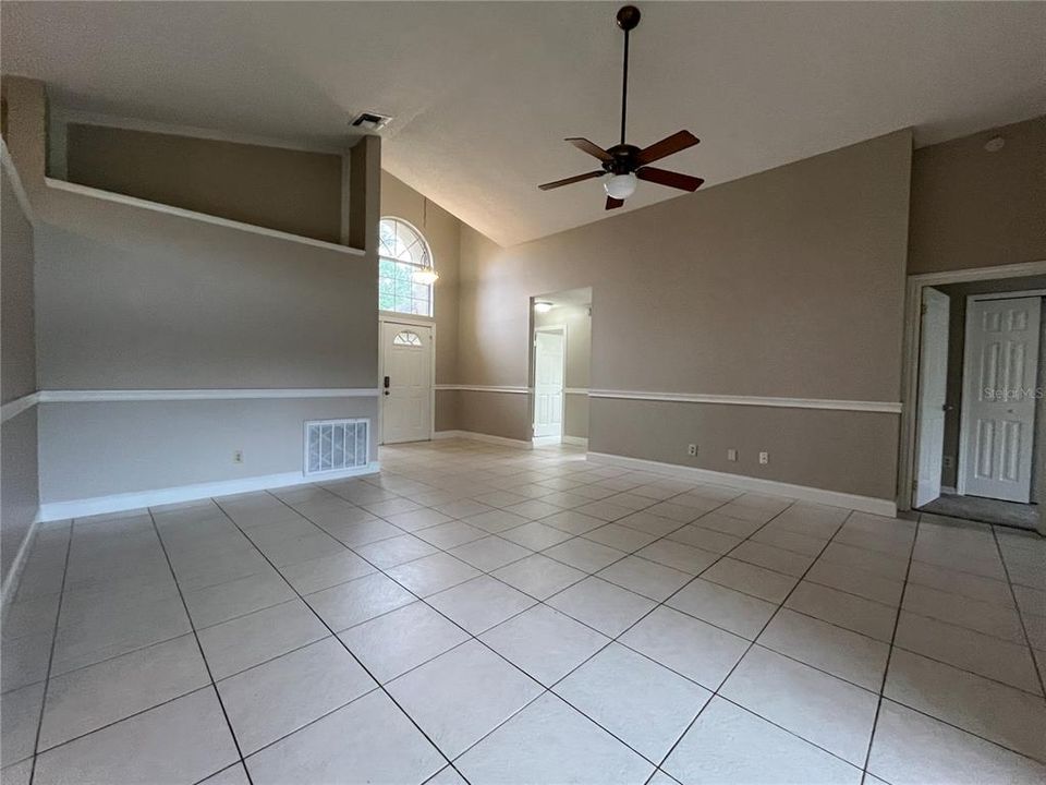 For Rent: $2,299 (3 beds, 2 baths, 1371 Square Feet)