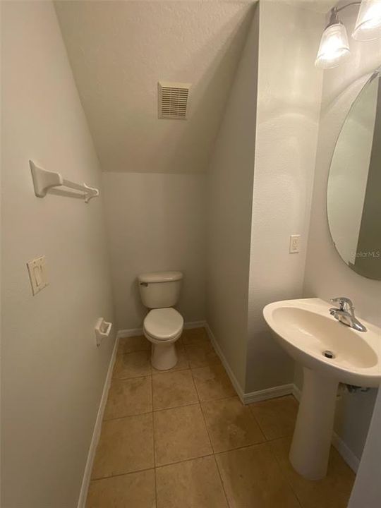 最近租的: $2,300 (3 贝兹, 2 浴室, 1460 平方英尺)