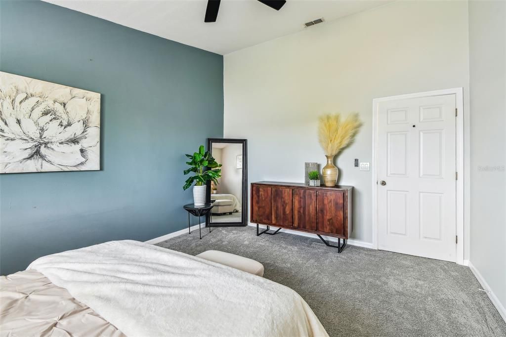 Active With Contract: $335,000 (3 beds, 2 baths, 1465 Square Feet)