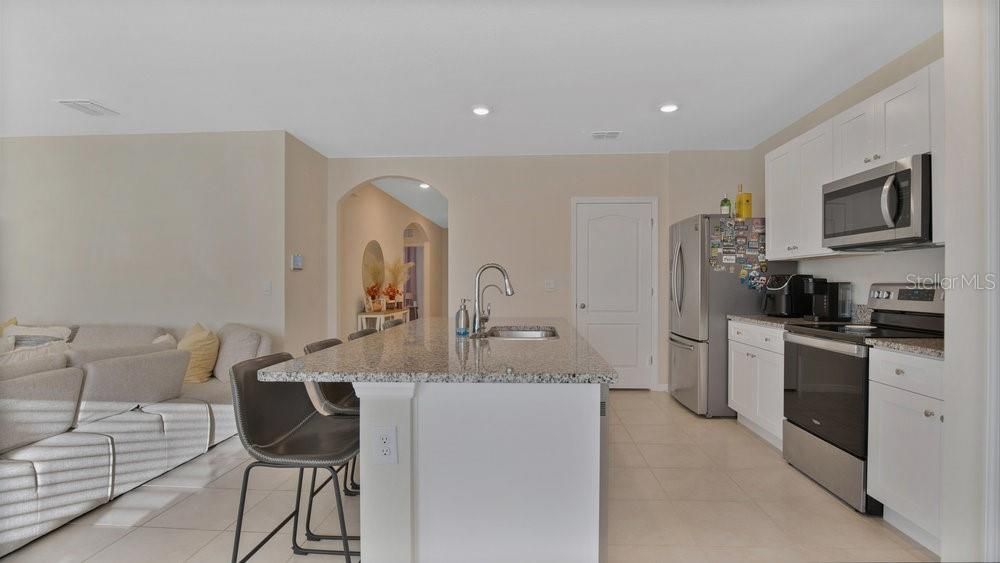 For Sale: $379,900 (3 beds, 2 baths, 1676 Square Feet)