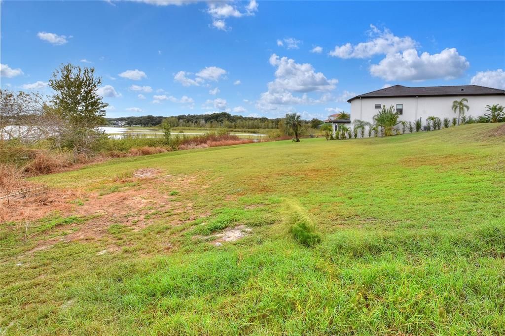 На продажу: $325,000 (0.54 acres)