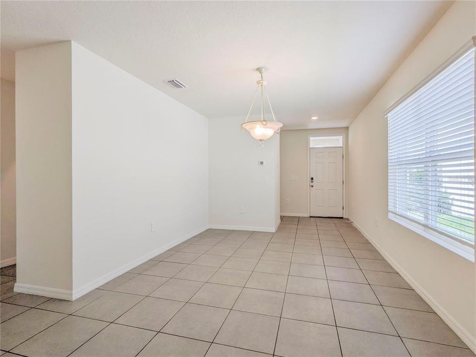 For Rent: $2,595 (3 beds, 2 baths, 1494 Square Feet)