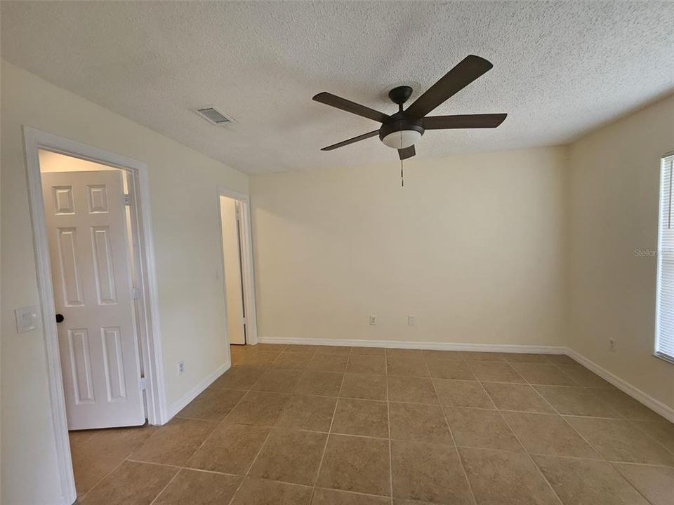 For Rent: $2,200 (3 beds, 2 baths, 1370 Square Feet)