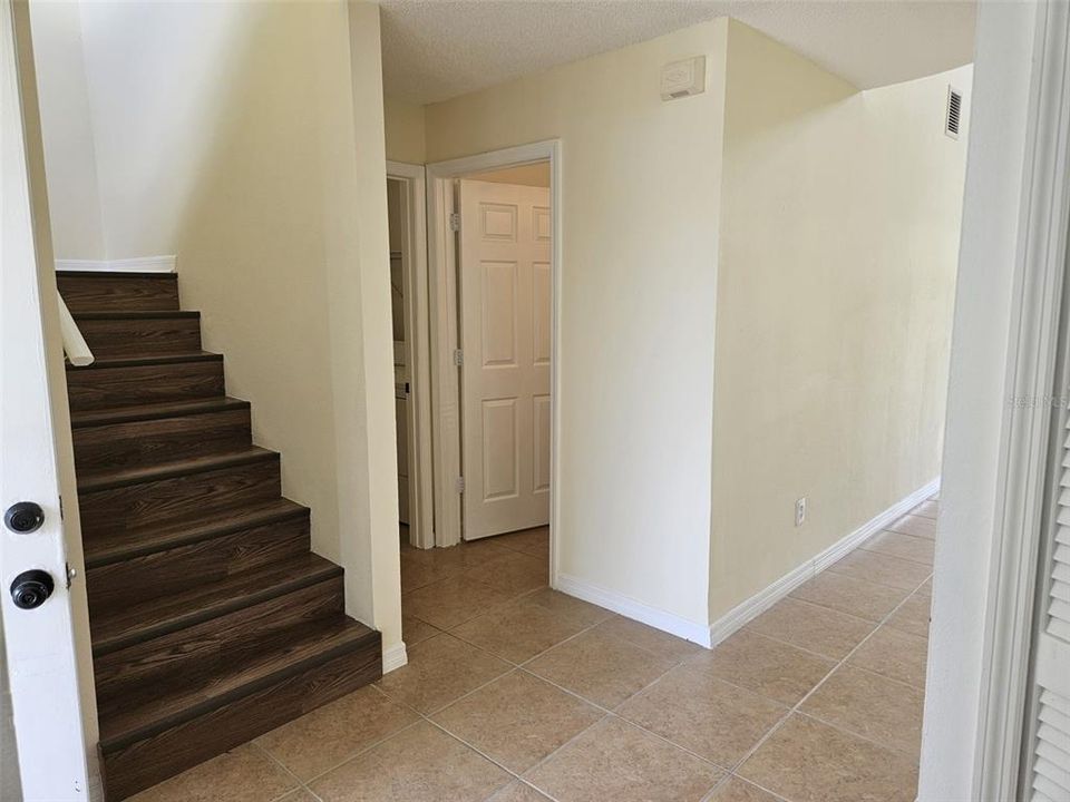 For Rent: $2,200 (3 beds, 2 baths, 1370 Square Feet)