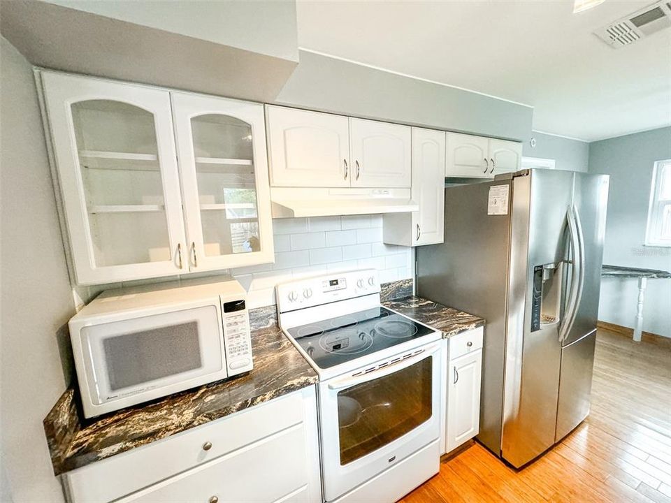 For Sale: $379,900 (2 beds, 1 baths, 1130 Square Feet)