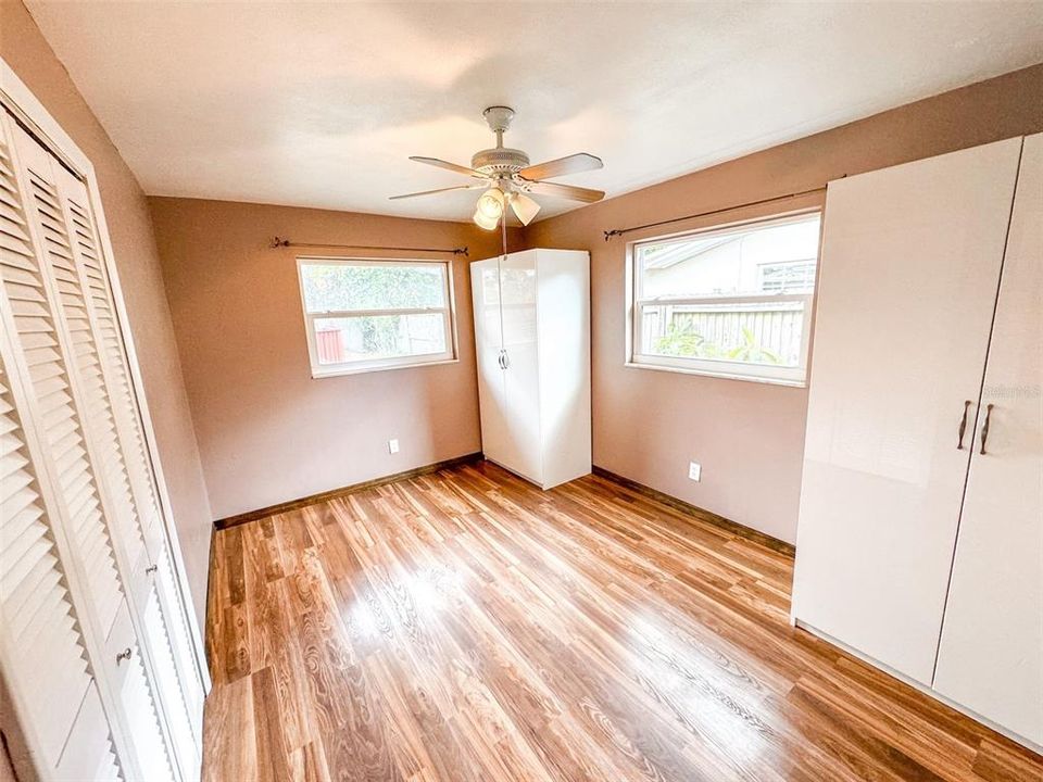 For Sale: $379,900 (2 beds, 1 baths, 1130 Square Feet)
