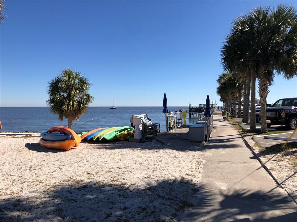 CEDAR KEY ON GULF OF MEXICO 50 MINUTES FROM THE PROPERTY