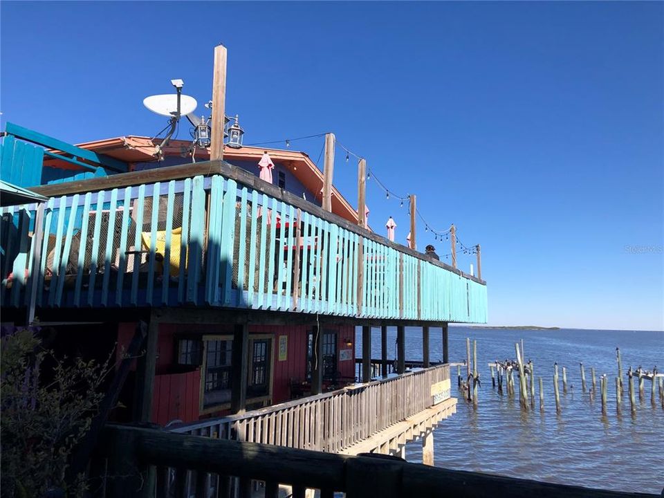 CEDAR KEY WATERFRONT DINING ON GULF OF MEXICO 50 MINUTES FROM THE PROPERTY