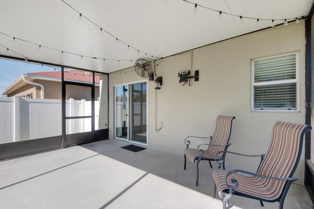 Active With Contract: $2,800 (3 beds, 2 baths, 1851 Square Feet)