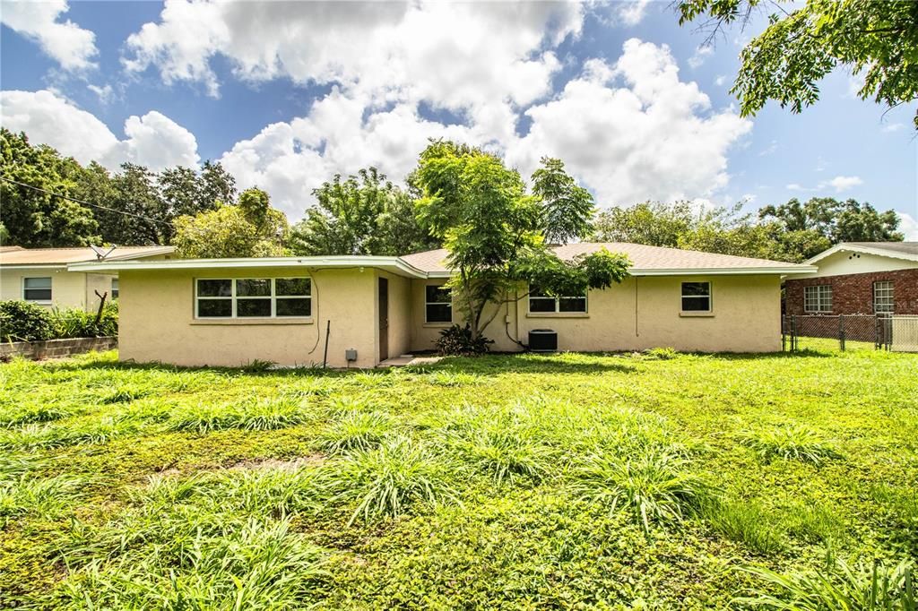 Active With Contract: $279,900 (4 beds, 2 baths, 1321 Square Feet)