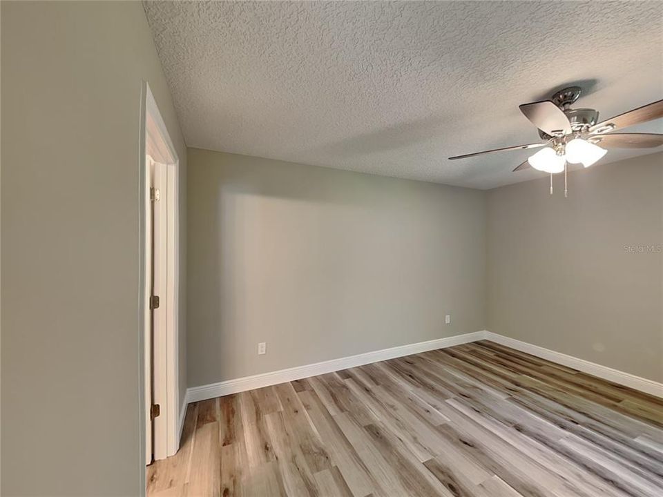 For Rent: $1,699 (3 beds, 2 baths, 1405 Square Feet)