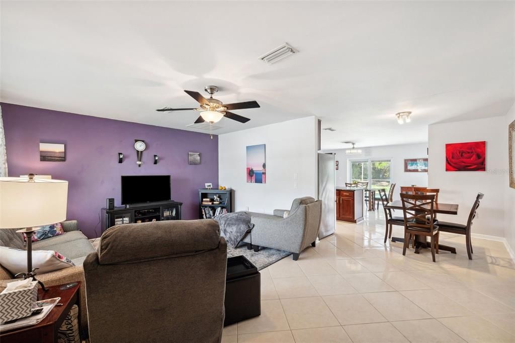 For Sale: $379,900 (3 beds, 2 baths, 1500 Square Feet)