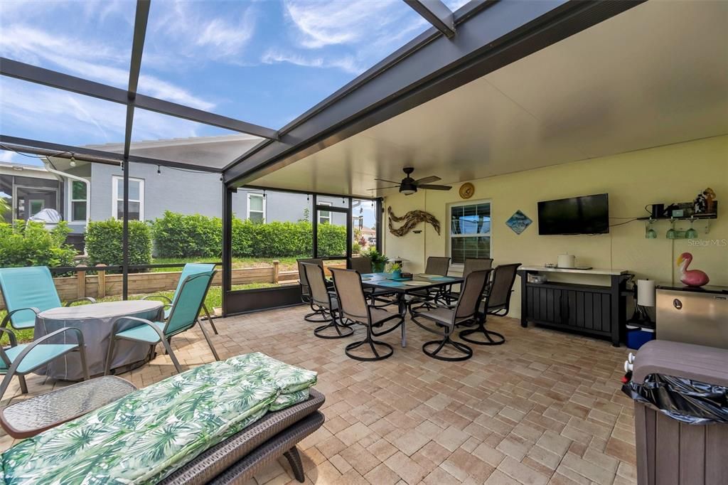 Active With Contract: $379,900 (3 beds, 2 baths, 1500 Square Feet)