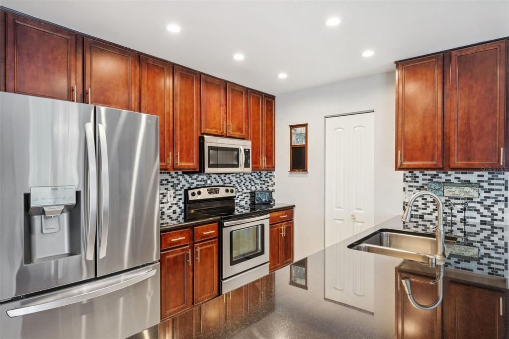 Active With Contract: $379,900 (3 beds, 2 baths, 1500 Square Feet)