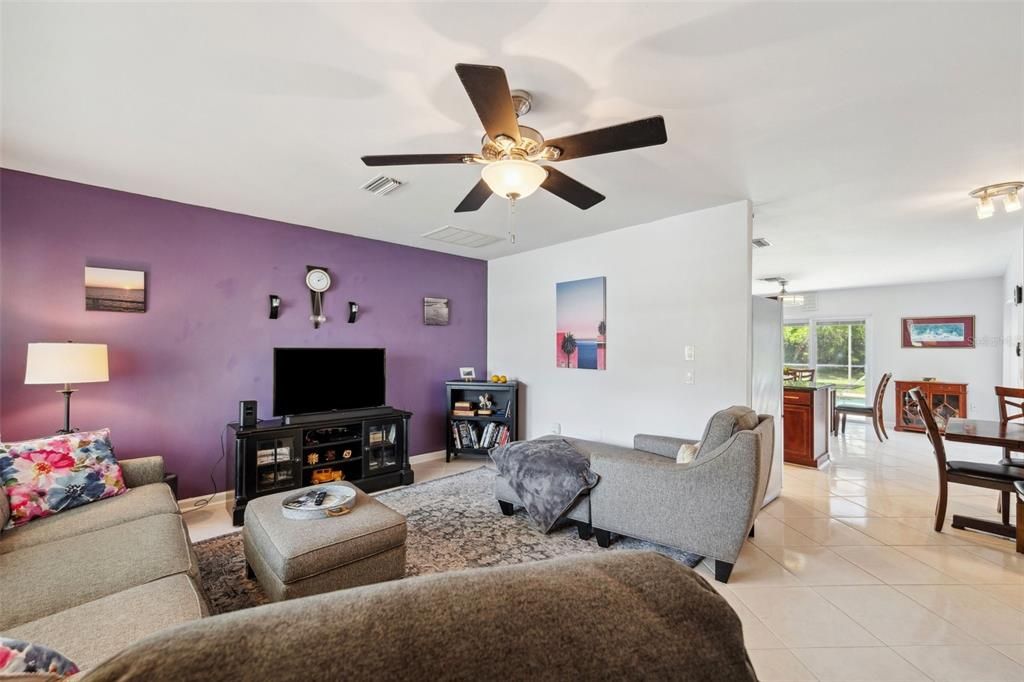 For Sale: $379,900 (3 beds, 2 baths, 1500 Square Feet)