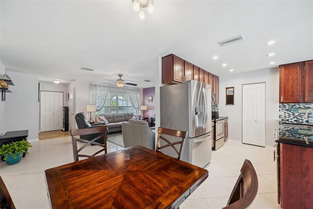 Active With Contract: $379,900 (3 beds, 2 baths, 1500 Square Feet)