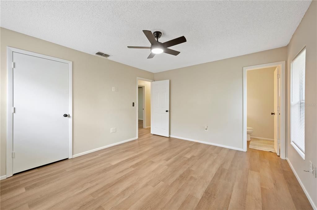 For Sale: $265,000 (3 beds, 1 baths, 1011 Square Feet)